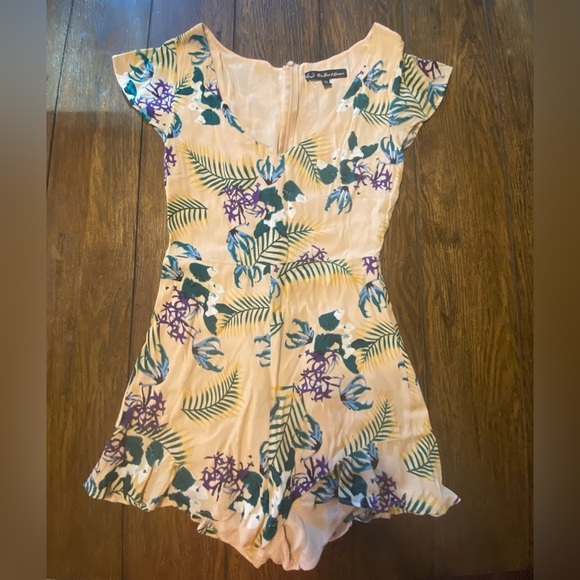 For Love & Lemons Tropical Ruffle Hawaiian Vacay Floral Romper Size Small B24 - Picture 1 of 5